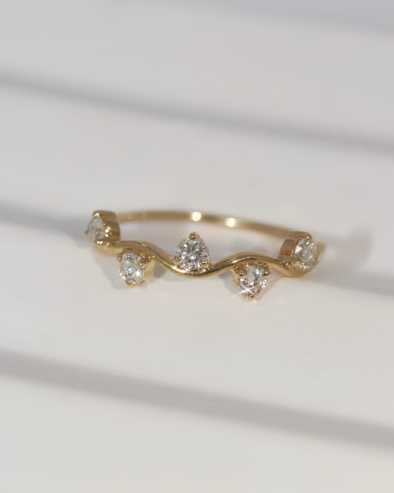 Wavy Diamond Ring