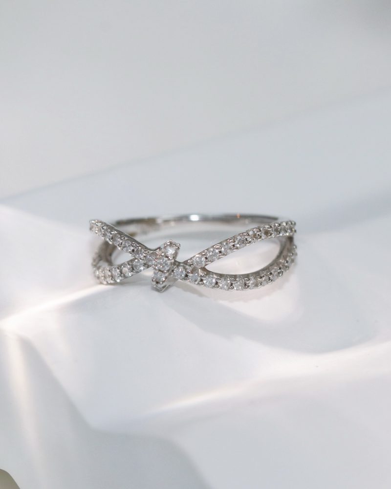 Knot Diamond Ring