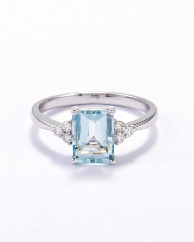 Emerald cut Aquamarine Diamond Ring