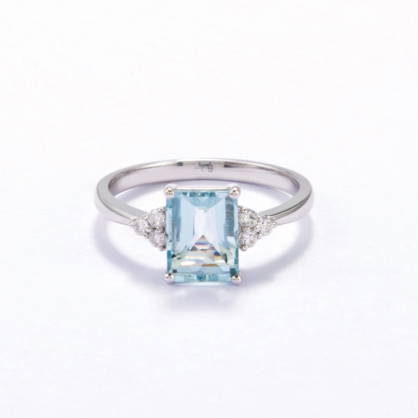 Emerald cut Aquamarine Diamond Ring