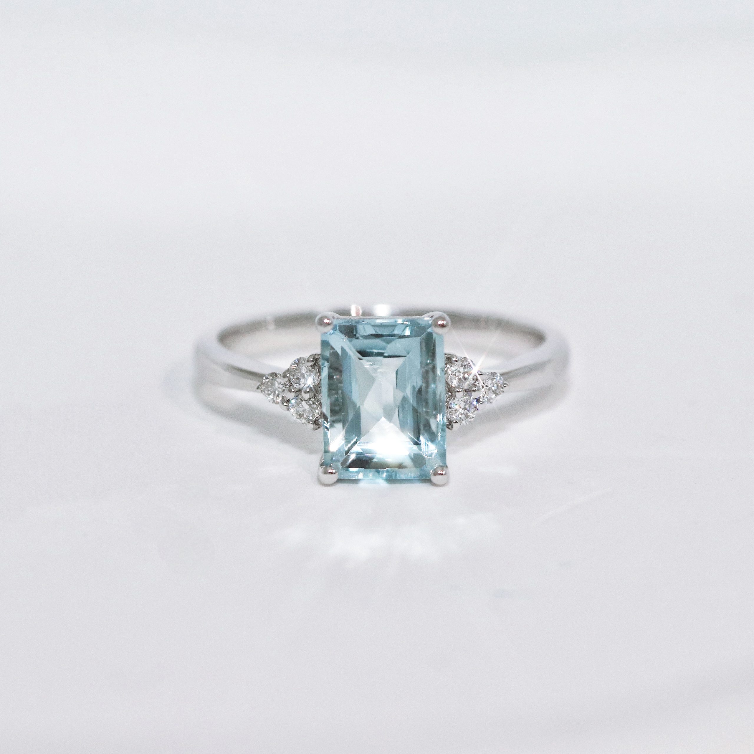 Emerald cut Aquamarine Diamond Ring - Image 2