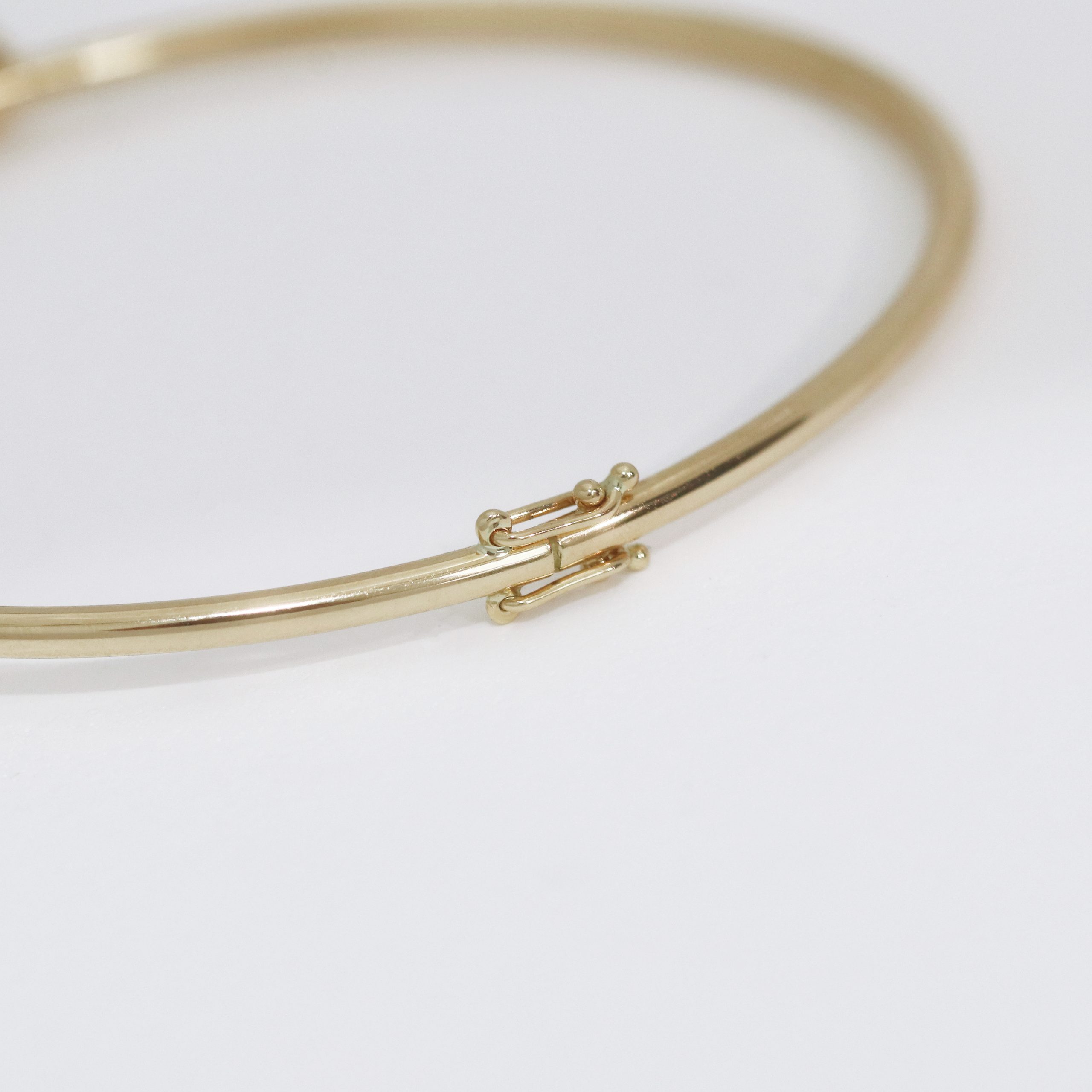 Round Diamond Solitaire Bangle - Image 3