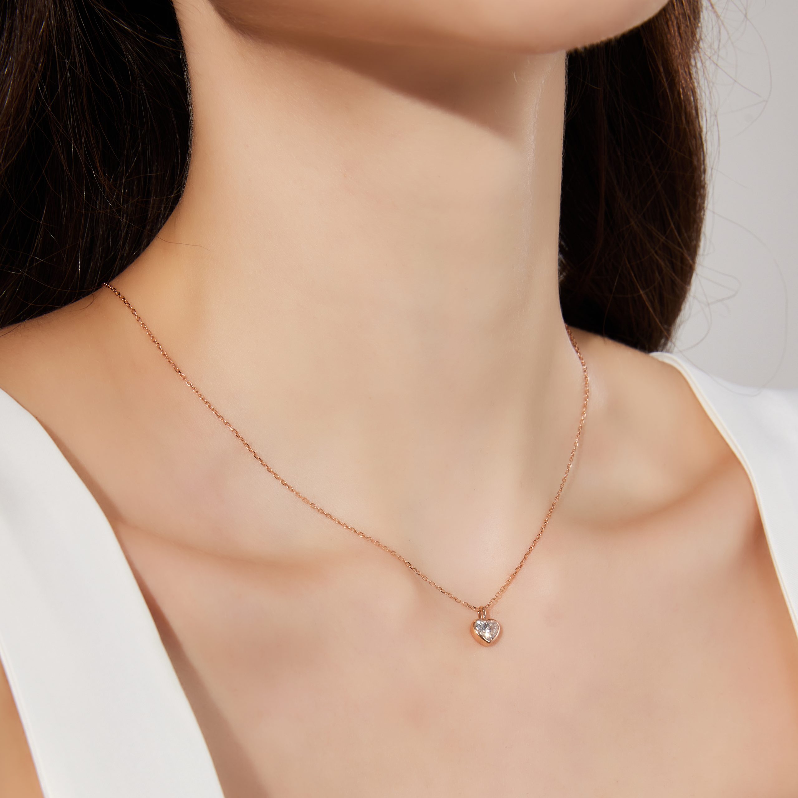 Bezel Heart Shaped Diamond Necklace. - Image 4